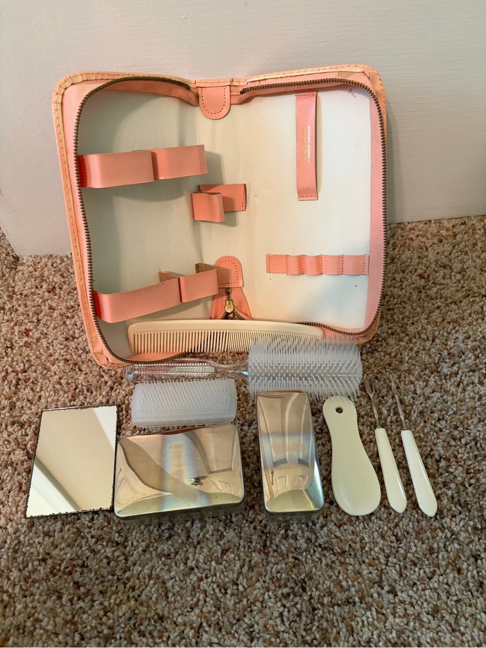 Vintage Travel Set